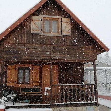 Cabana De Madera Especial Y Acogedora Cardenete المظهر الخارجي الصورة