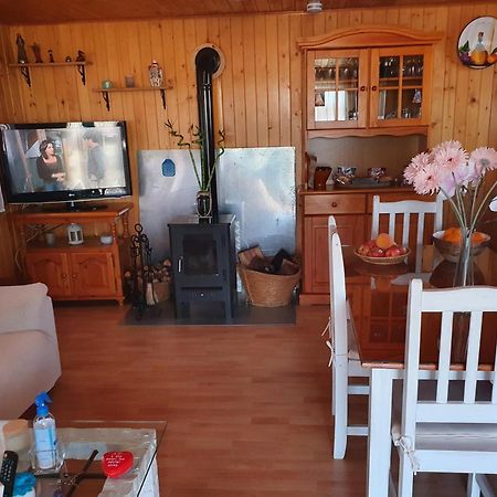Cabana De Madera Especial Y Acogedora Cardenete المظهر الخارجي الصورة