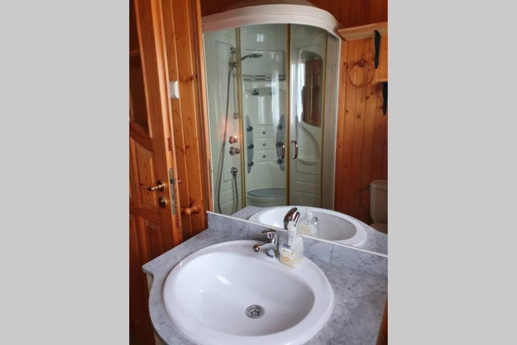 Cabana De Madera Especial Y Acogedora Cardenete المظهر الخارجي الصورة