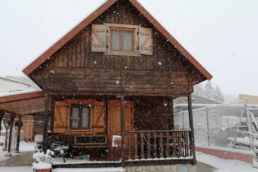 Cabana De Madera Especial Y Acogedora Cardenete المظهر الخارجي الصورة
