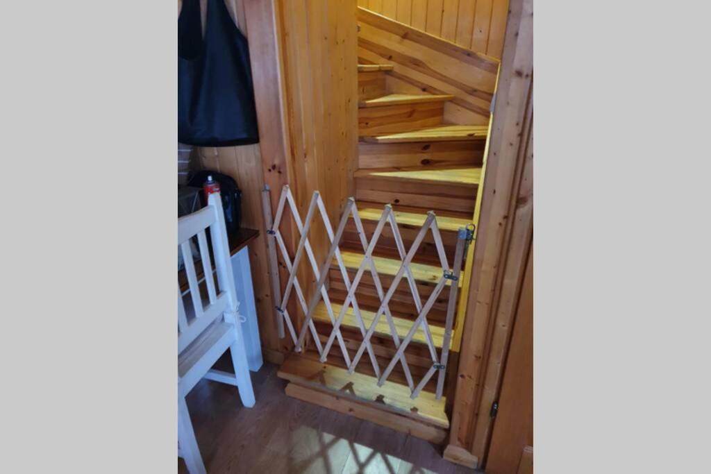 Cabana De Madera Especial Y Acogedora Cardenete المظهر الخارجي الصورة