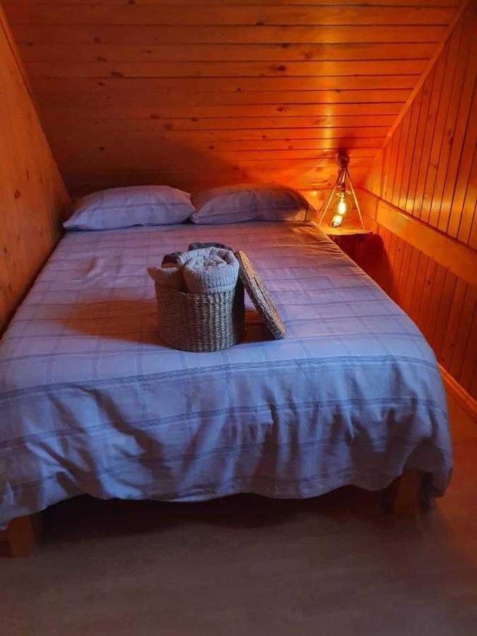 Cabana De Madera Especial Y Acogedora Cardenete المظهر الخارجي الصورة