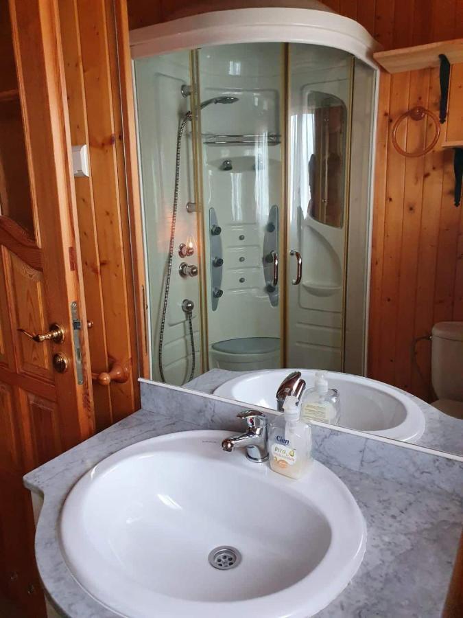 Cabana De Madera Especial Y Acogedora Cardenete المظهر الخارجي الصورة