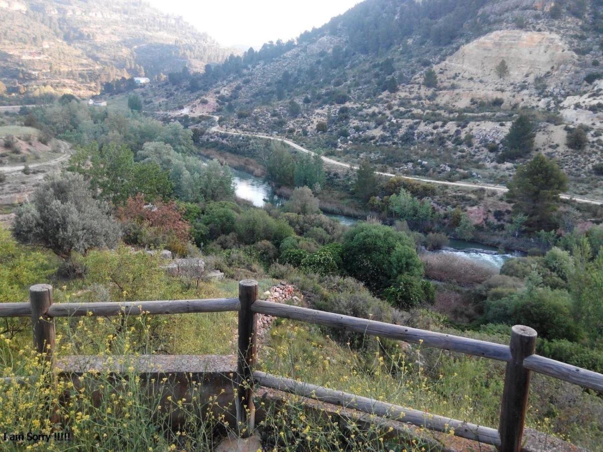 Cabana De Madera Especial Y Acogedora Cardenete المظهر الخارجي الصورة