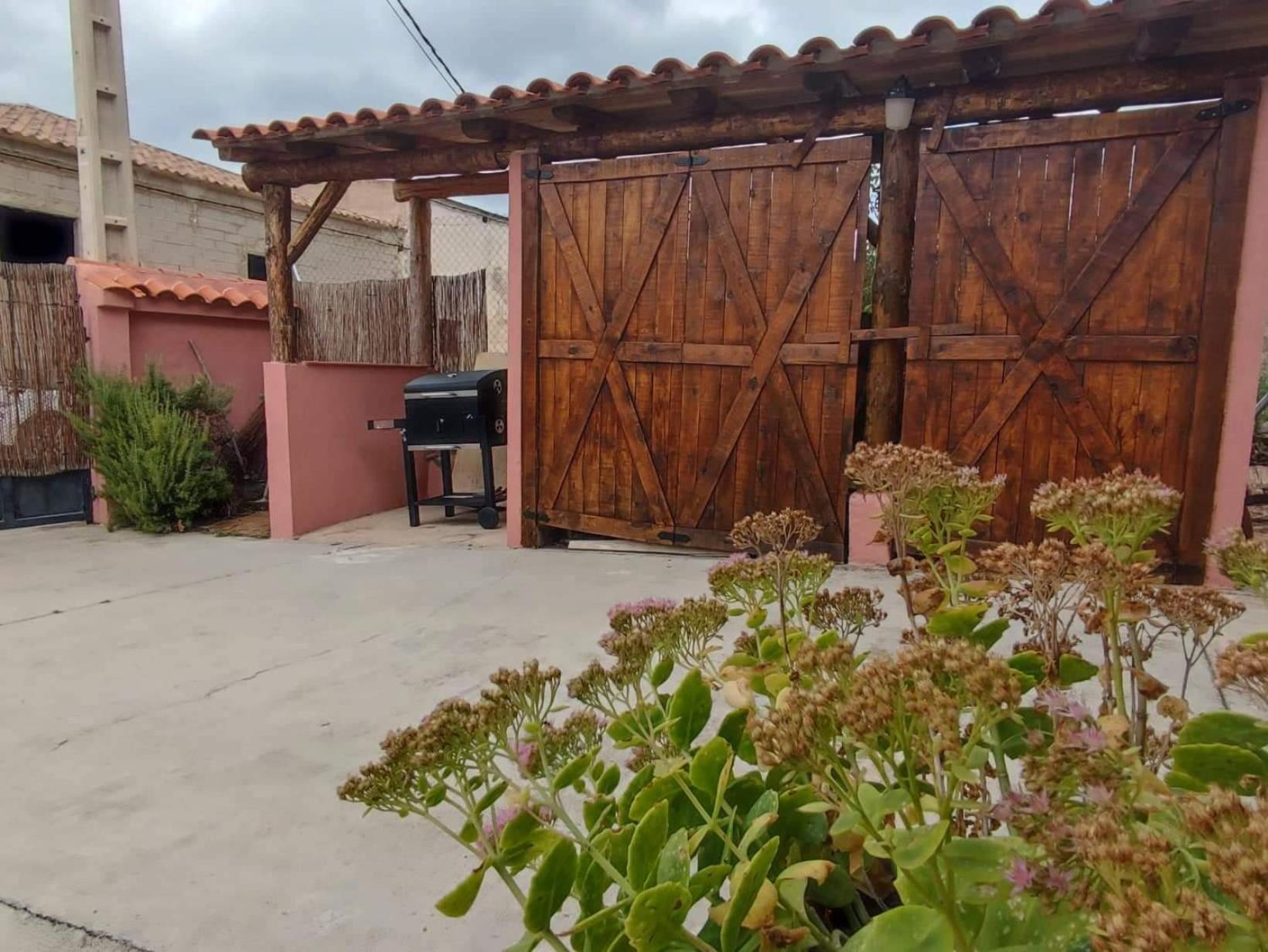 Cabana De Madera Especial Y Acogedora Cardenete الغرفة الصورة