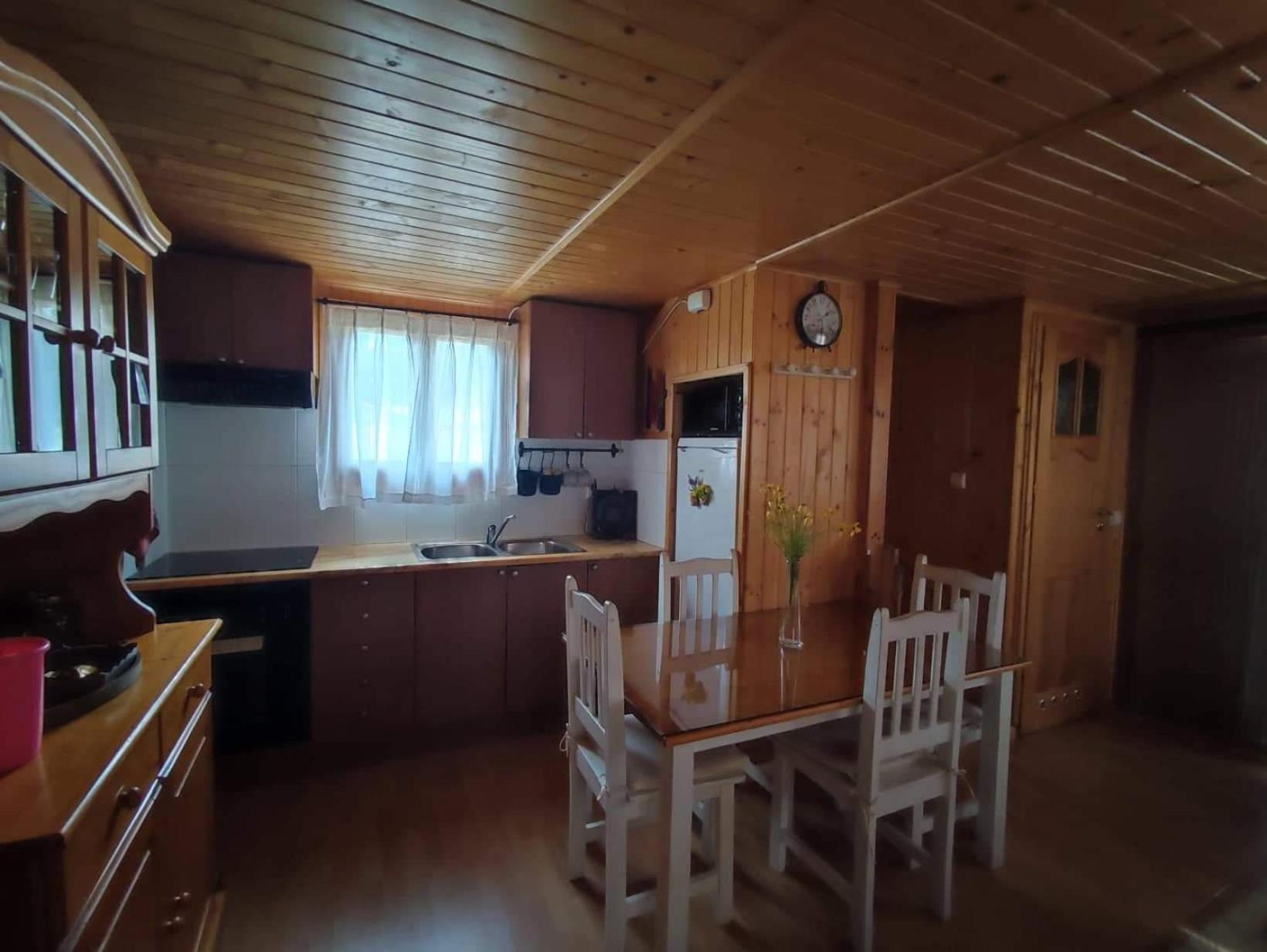 Cabana De Madera Especial Y Acogedora Cardenete الغرفة الصورة