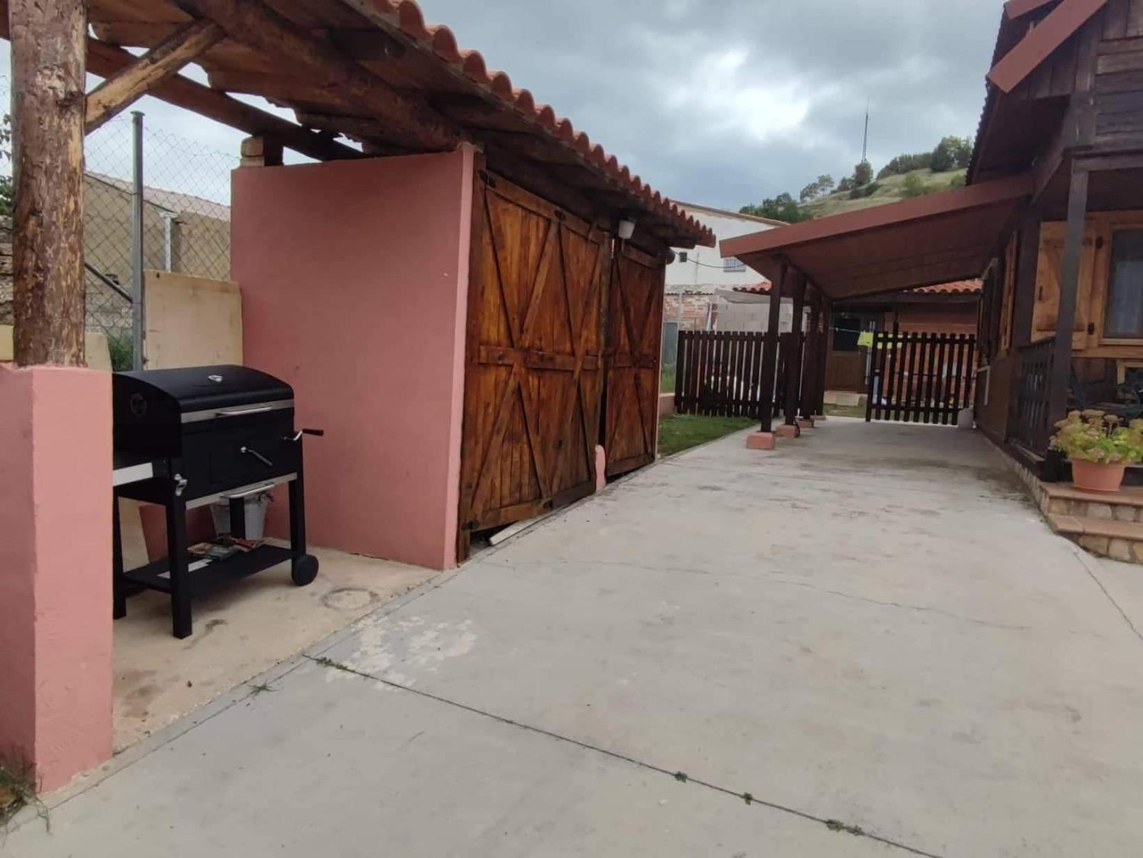 Cabana De Madera Especial Y Acogedora Cardenete الغرفة الصورة