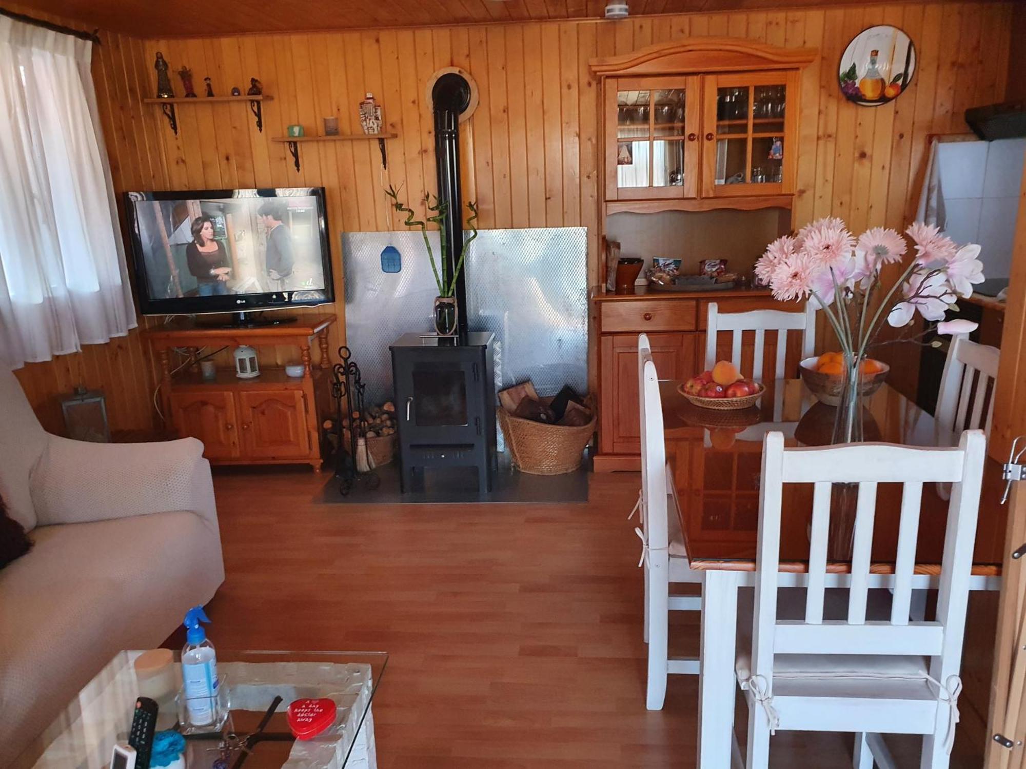 Cabana De Madera Especial Y Acogedora Cardenete المظهر الخارجي الصورة